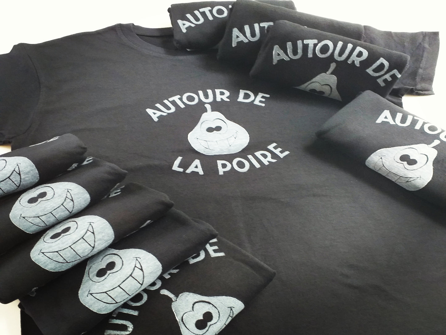 T-shirts AUTOUR DE LA POIRE